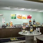 Copley Inn & Suites By Oyo Akron Oh 