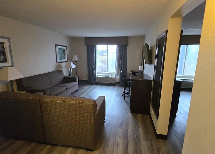 Copley Inn & Suites By Oyo Akron Oh