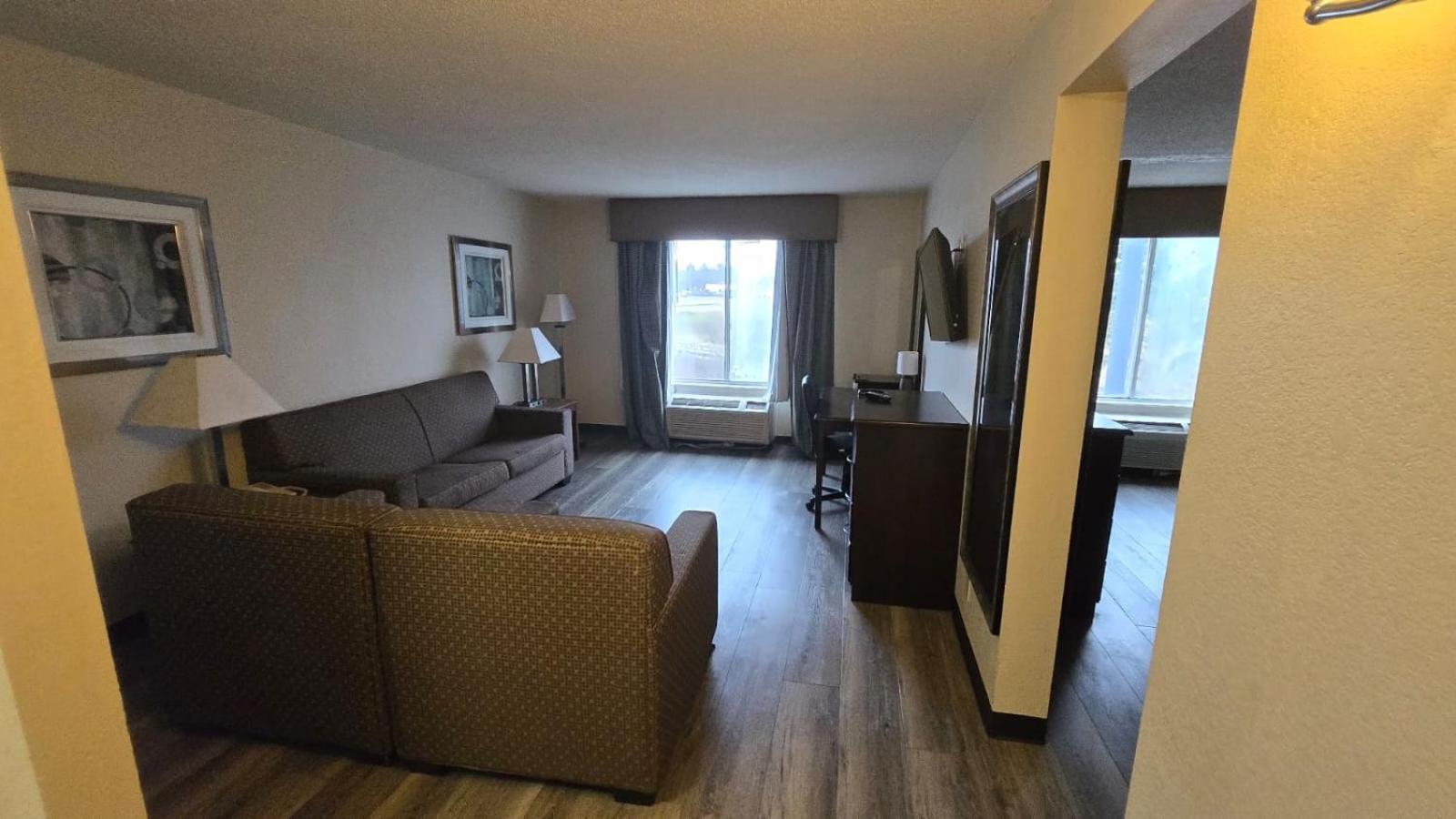 Hotel Copley & By Oyo Oh Akron