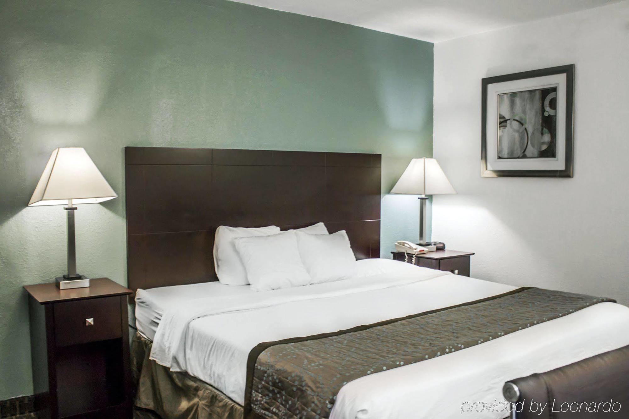 Hotel Copley & By Oyo Oh Akron