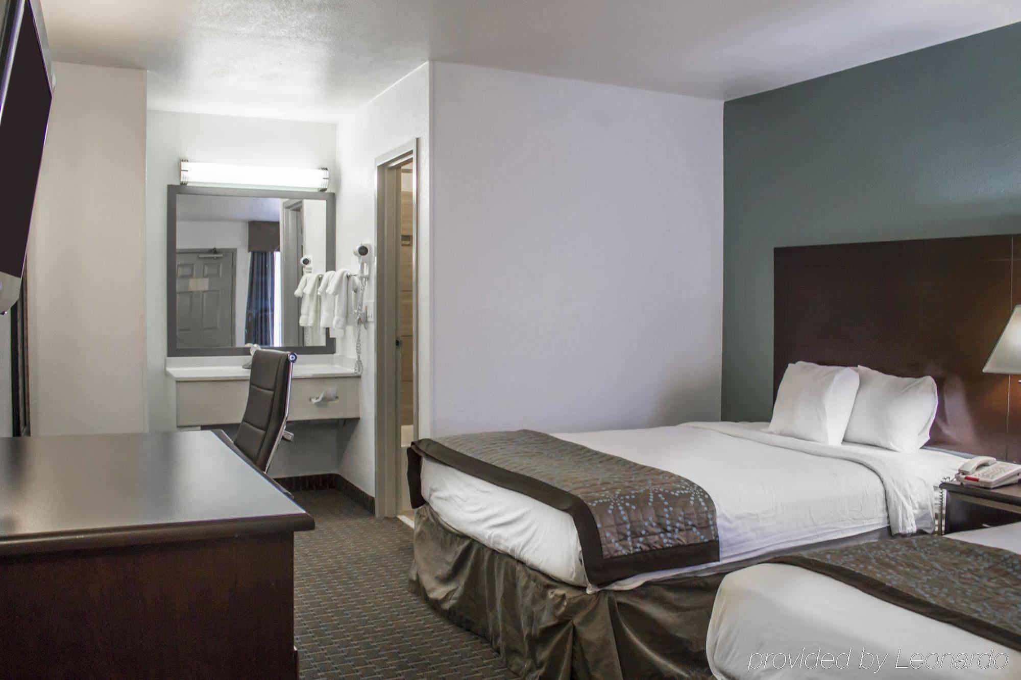 Hotel Copley & By Oyo Oh Akron